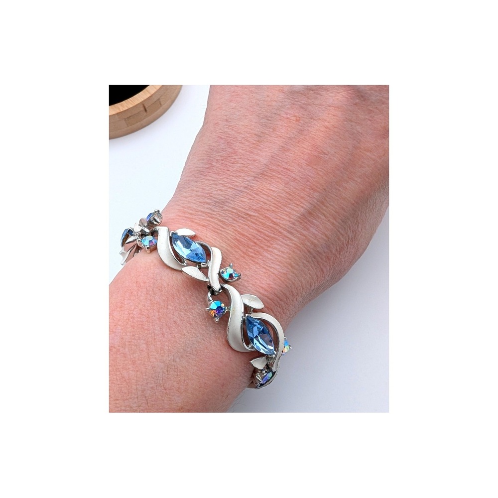 Vintage Lisner Blue Rhinestone Enamel Leaf Bracelet Silver Tone AB Accents 7.25"